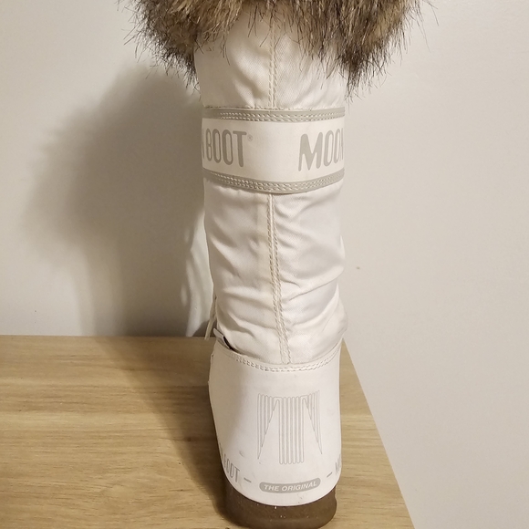 Moon Boot Tall White Monaco With Faux Fur-Trim - Picture 7 of 12